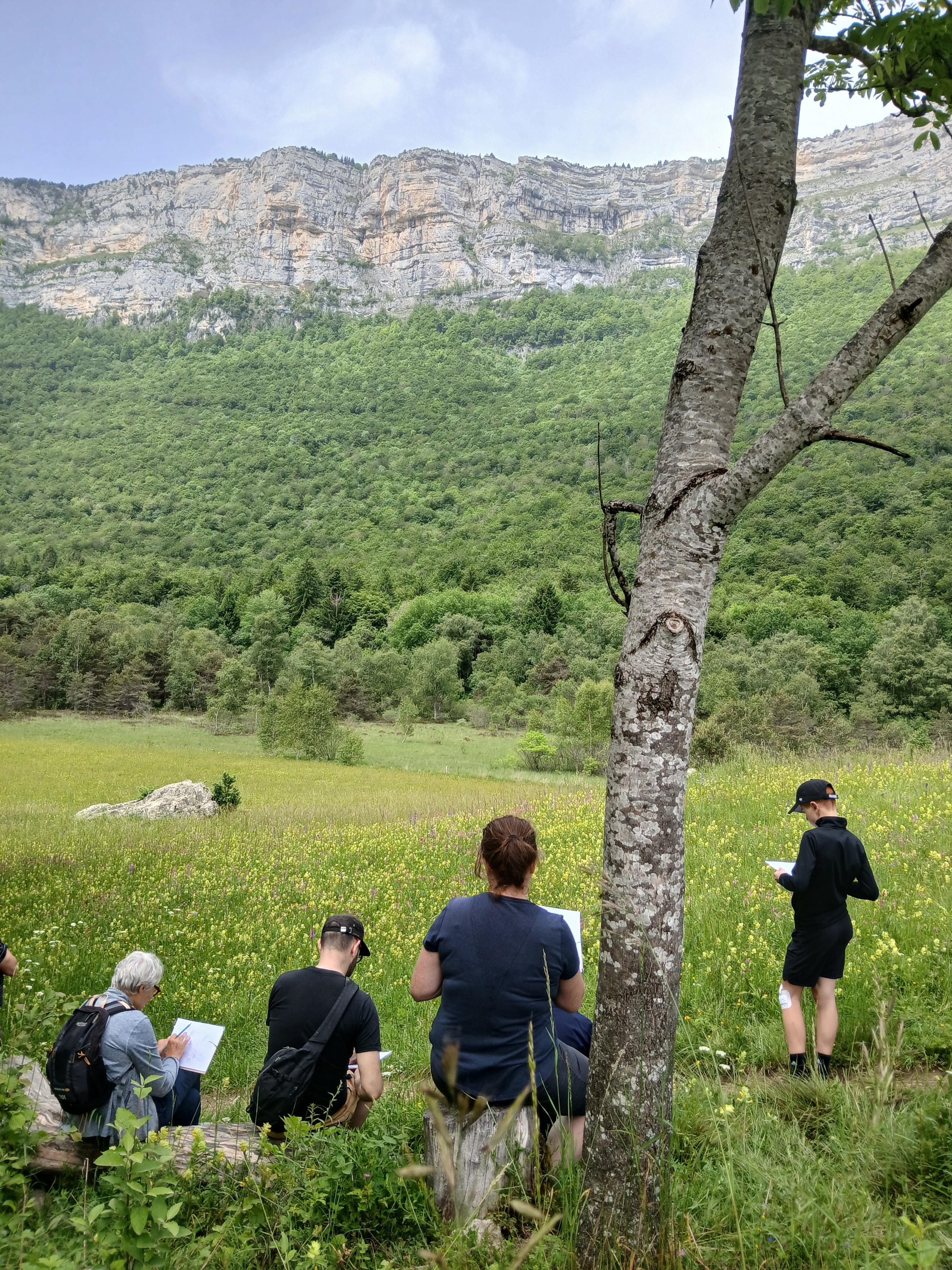 Atelier dessin : l'ENS des Falaises vu de la Tourbière du Peuil Atelier dessin : l'ENS des Falaises vu de la Tourbière du Peuil
