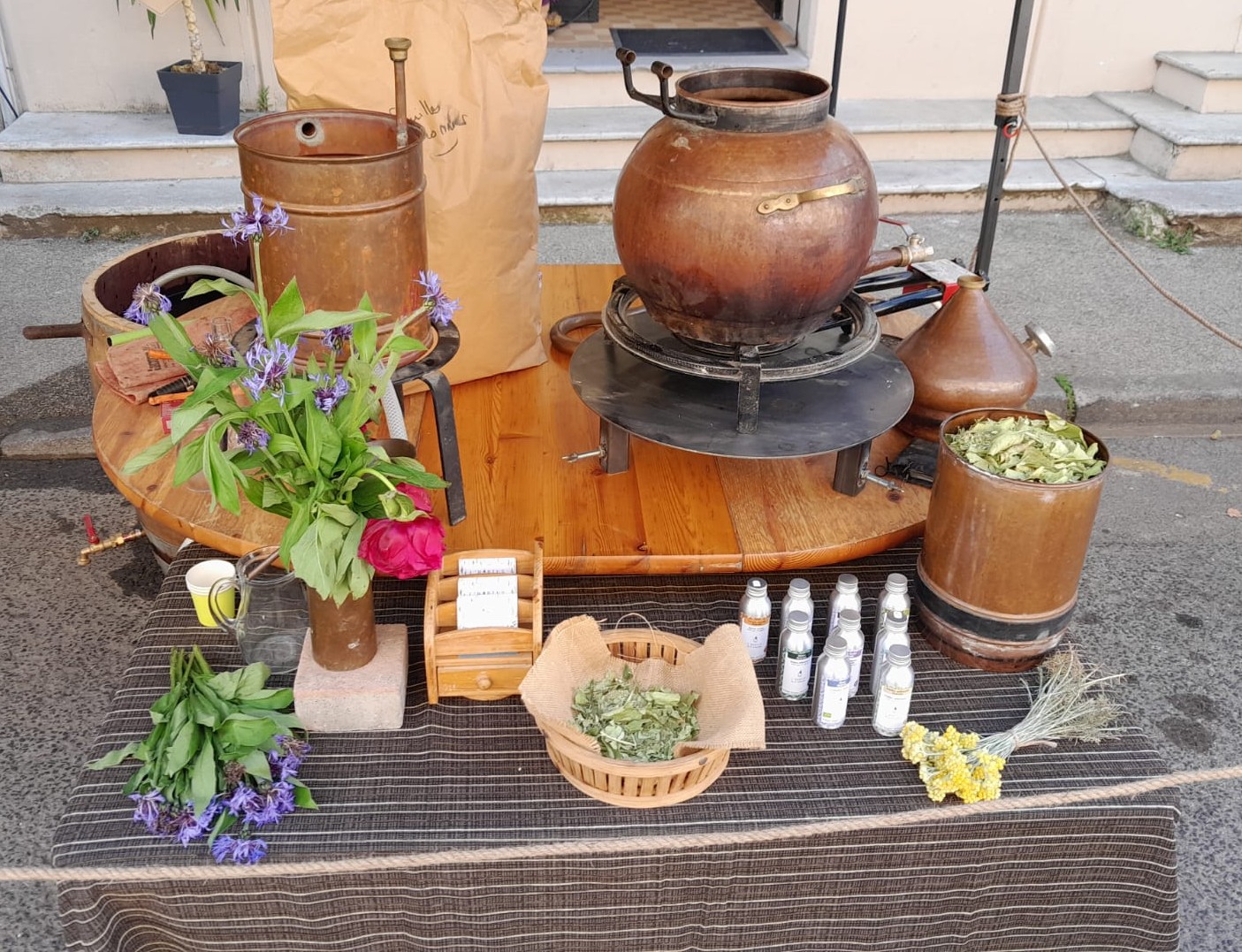 Micro distillation de plantes aromatiques