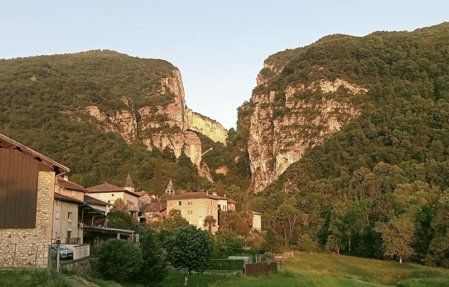 Visite guidée des rues du village de Cognin-les-Gorges et de ces lieux remarquables